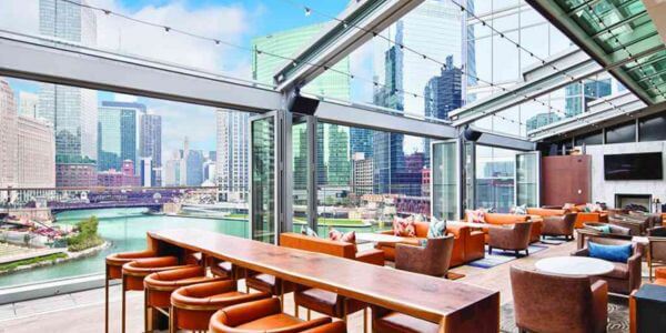دلایل استفاده از سقف متحرک در رستوران‌ها و کافه‌ها